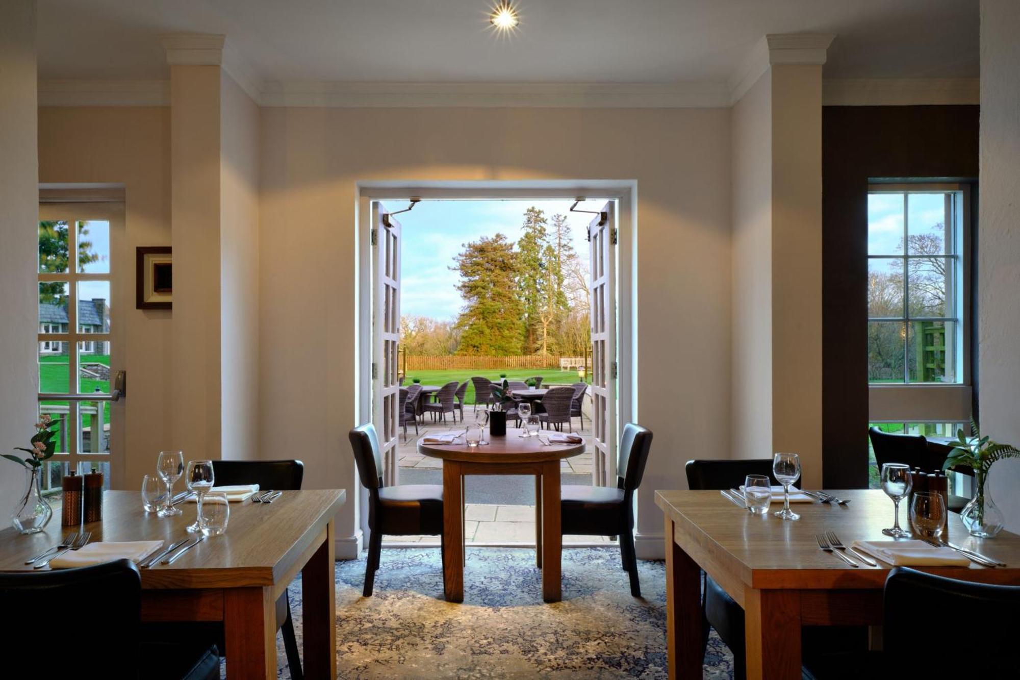 Delta Hotels By Marriott St Pierre Country Club Mathern Exterior foto