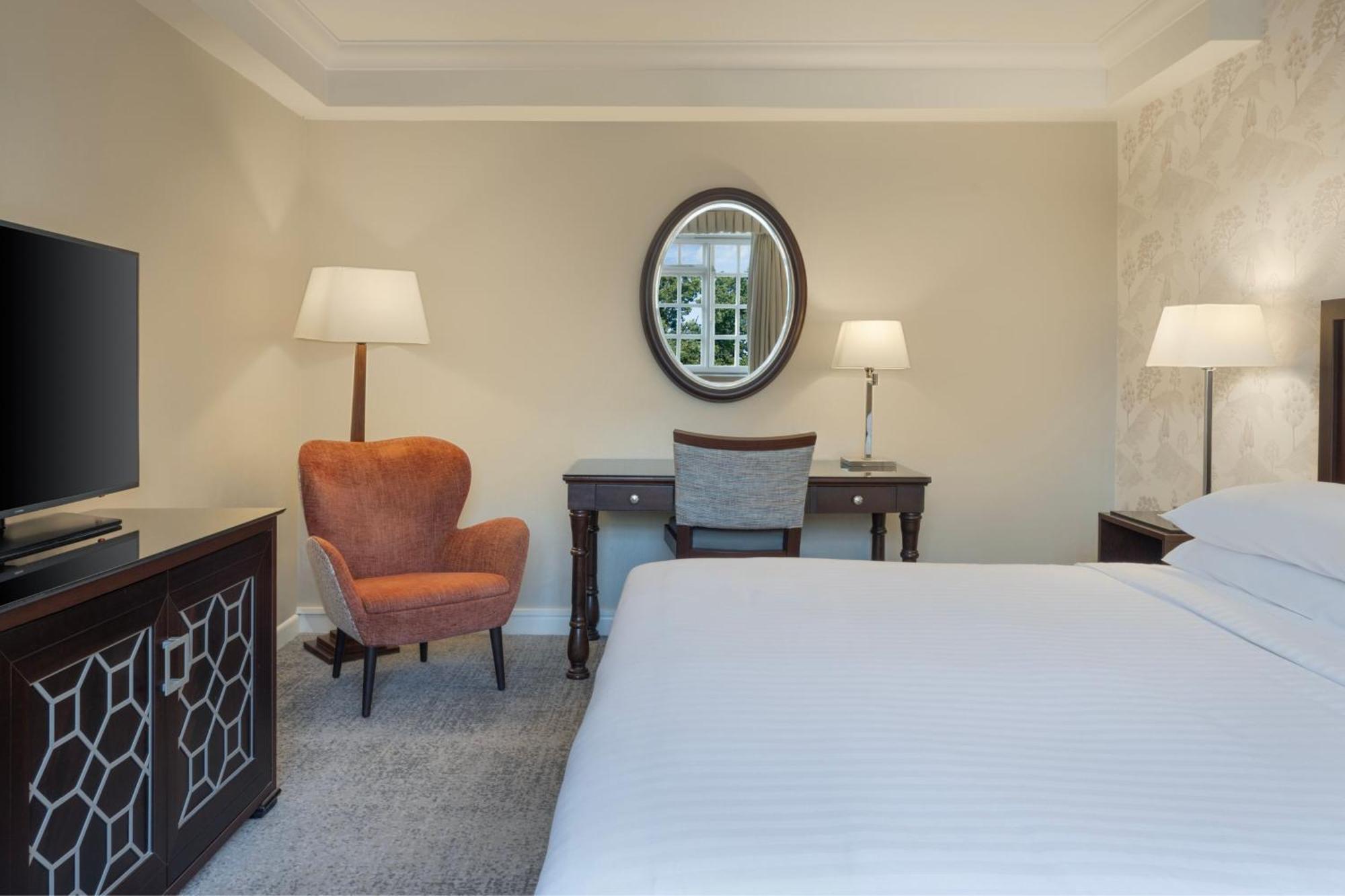 Delta Hotels By Marriott St Pierre Country Club Mathern Exterior foto